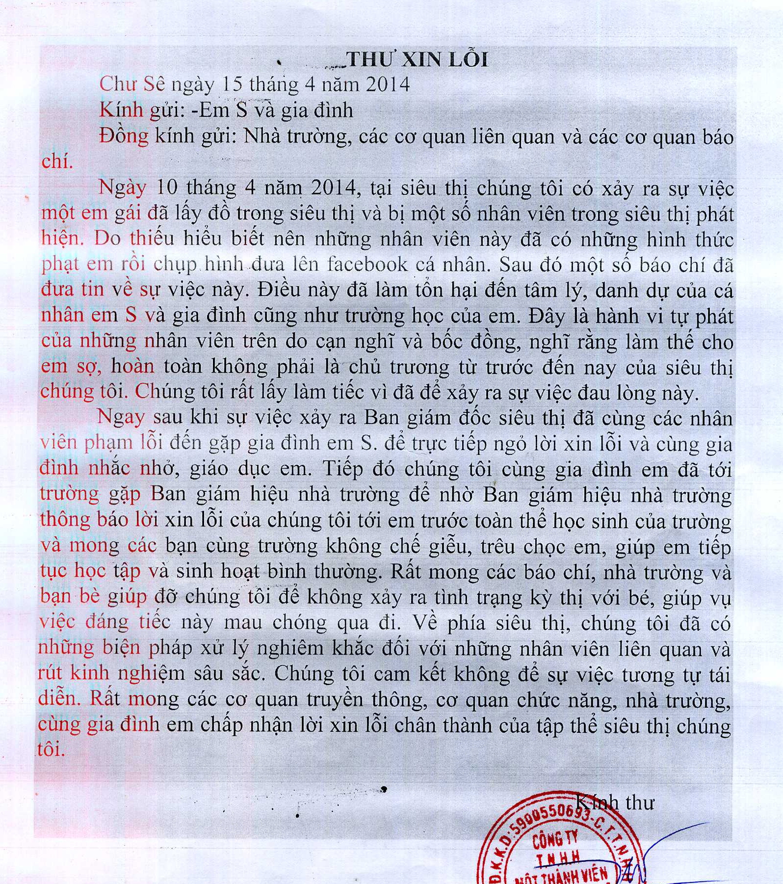 Vụ nữ sinh "ăn cắp sách" tại siêu thị - Ai cần xin lỗi ai? 1