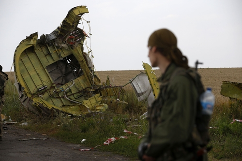Tình tiết mới nhất: Buồng lái MH17 bị cưa đôi 4