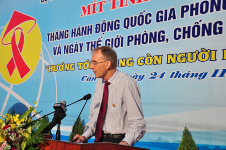 Hành động vì mục tiêu "không còn người nhiễm mới HIV" 3 Hành động vì mục tiêu "không còn người nhiễm mới HIV" 3