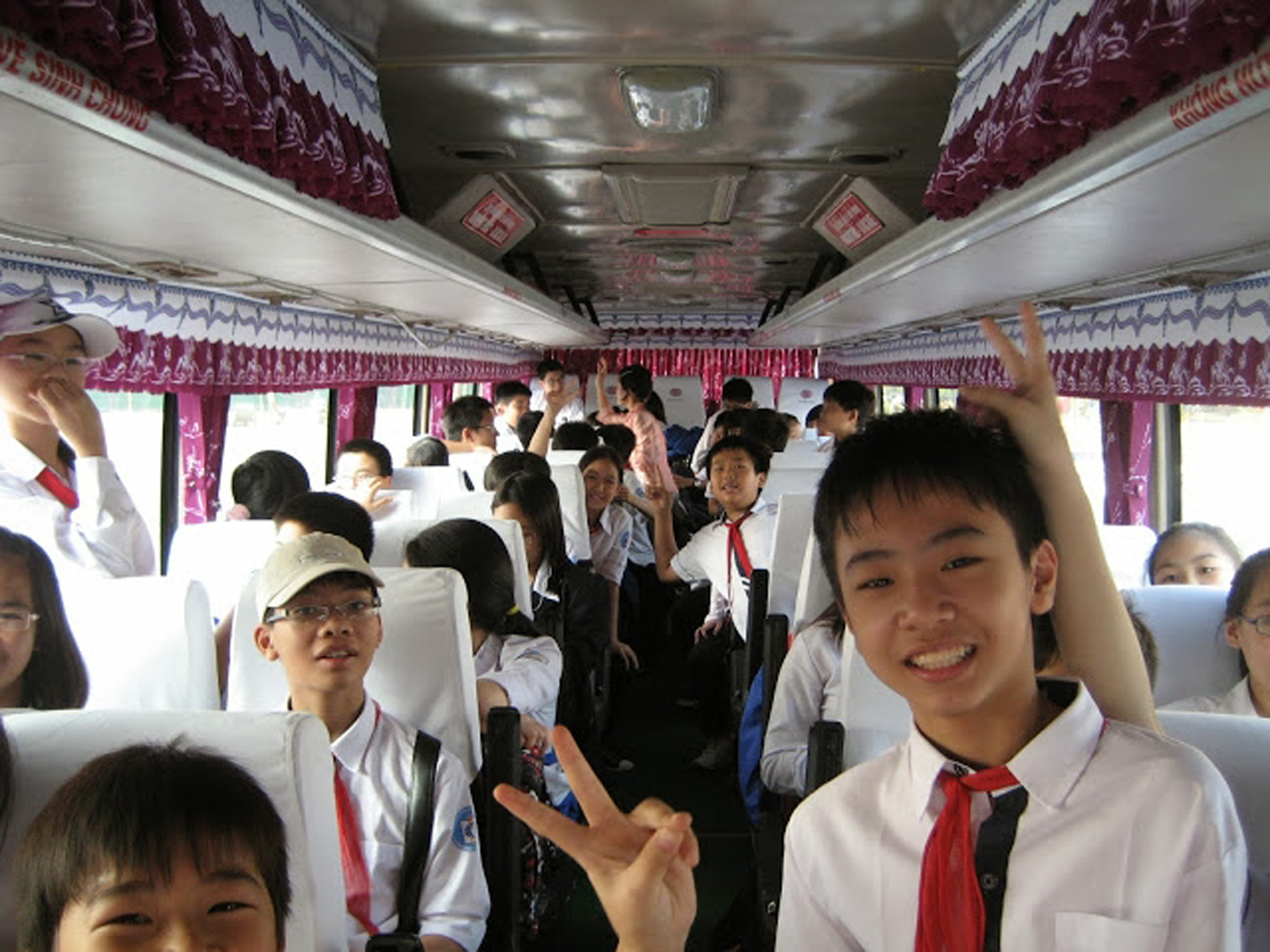 Dự thảo mới về vận tải: Xe đưa đ&oacute;n học sinh, c&aacute;n bộ phải c&oacute; ph&ugrave; hiệu 1