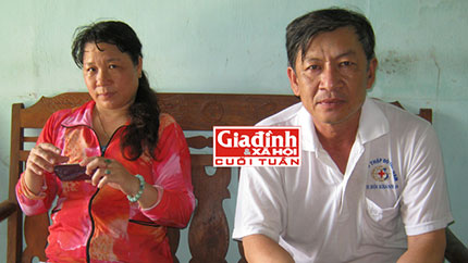 H&agrave;nh tr&igrave;nh cảm động của người chồng băng rừng, lội suối t&igrave;m thảo dược gi&uacute;p vợ điều trị th&agrave;nh c&ocirc;ng bệnh bại liệt 1