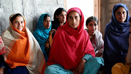 Một phụ nữ Pakistan bị gia đình ném đá đến chết vì kết hôn trái ý 1