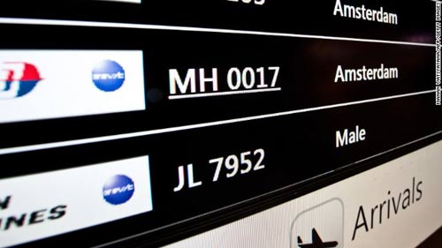 Xác người nằm la liệt tại hiện trường máy bay MH17 rơi ở Ukraine 6