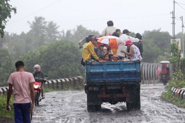 Ch&ugrave;m ảnh: B&atilde;o Rammasun đổ bộ Philippines 8