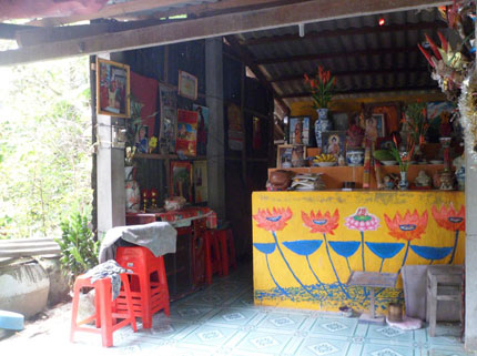 Lạ kỳ &ldquo;dị nh&acirc;n&rdquo; miền T&acirc;y suốt 70 năm kh&ocirc;ng d&aacute;m cắt t&oacute;c, gội đầu v&igrave; sợ ốm 3