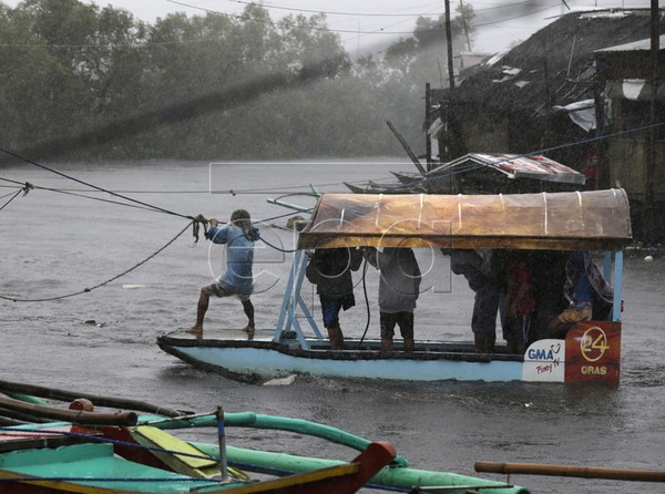 Ch&ugrave;m ảnh: B&atilde;o Rammasun đổ bộ Philippines 13
