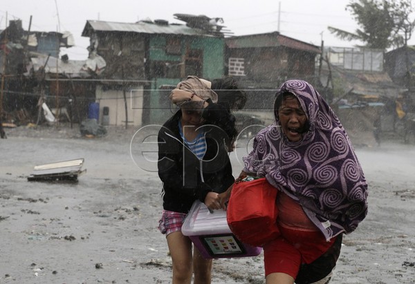 Ch&ugrave;m ảnh: B&atilde;o Rammasun đổ bộ Philippines 4