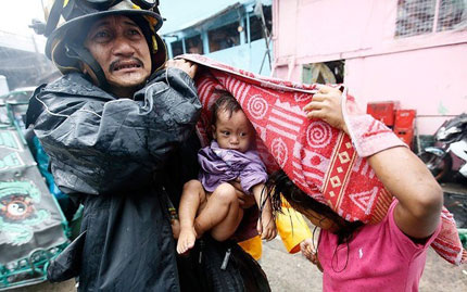 Kinh hoàng bão “Thần Sấm” tàn phá Philippines, nhiều người chết 7