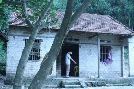 Thảm án kinh hoàng, chồng sát hại vợ con rồi tự tử 1