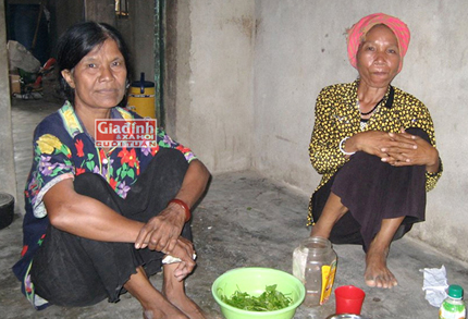 Sự thực lời đồn trưởng th&ocirc;n bỏ vợ con để &ldquo;kết duy&ecirc;n&rdquo; với&hellip; đười ươi 2