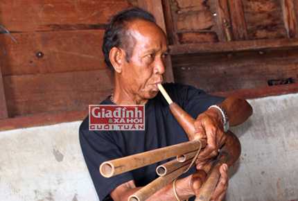 Sự thực lời đồn trưởng th&ocirc;n bỏ vợ con để &ldquo;kết duy&ecirc;n&rdquo; với&hellip; đười ươi 1