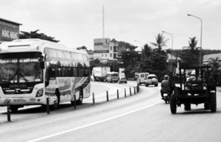 Chuyện đời của người chồng gần 400 ng&agrave;y vượt h&agrave;ng ng&agrave;n c&acirc;y số t&igrave;m vợ con 2