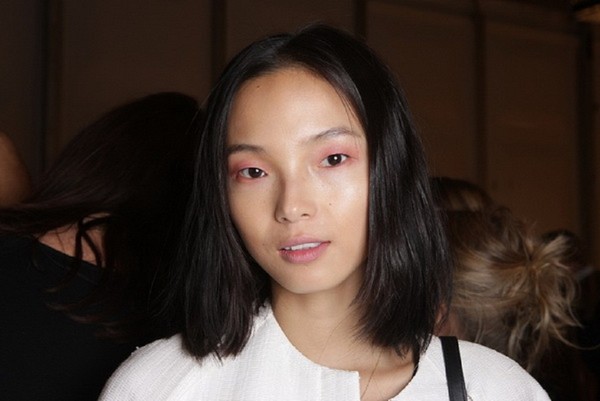 B&iacute; quyết trang điểm đơn giản cho người c&oacute; khu&ocirc;n mặt to 4