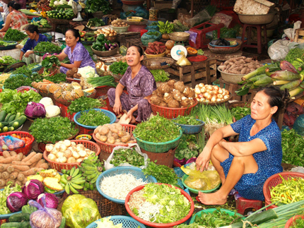 Khoai tây nghi nhiễm độc vẫn ngập chợ 1