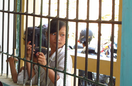 Mang tết thiếu nhi đến trẻ em ngh&egrave;o Tuy&ecirc;n Quang 2