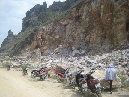 Vụ lở đá khiến 3 người chết ở Thanh Hóa: Tạm dừng việc khai thác 1