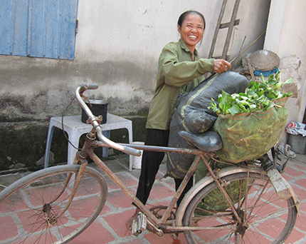 Kinh hoàng những người phụ nữ nuôi rắn độc 2