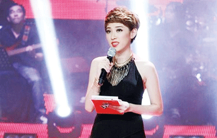 Vụ MC Giọng hát Việt 2013 bị “ném đá”: Yumi “trốn” báo, Đinh Hương suýt ngất vì đau tim 1