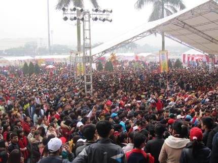 Hơn 2 vạn bạn trẻ tham gia hiến m&aacute;u tại Lễ hội Xu&acirc;n hồng 2014 1