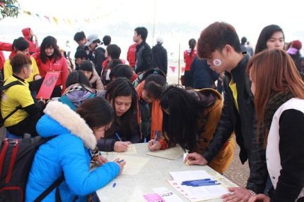 Hơn 2 vạn bạn trẻ tham gia hiến m&aacute;u tại Lễ hội Xu&acirc;n hồng 2014 3