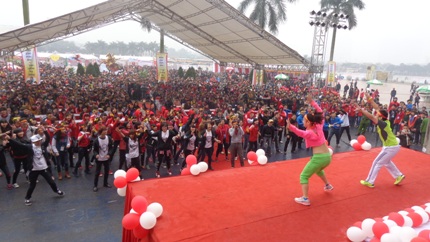 Hơn 2 vạn bạn trẻ tham gia hiến m&aacute;u tại Lễ hội Xu&acirc;n hồng 2014 10