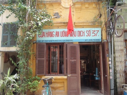 Đắt khách nhà hàng bán đồ ăn thời bao cấp ở Hà Nội  1