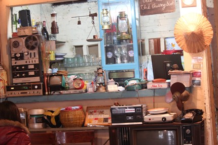 Đắt khách nhà hàng bán đồ ăn thời bao cấp ở Hà Nội  9