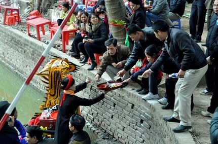 Hội Lim: Cấm ngả n&oacute;n lại "bưng khay" xin tiền 6