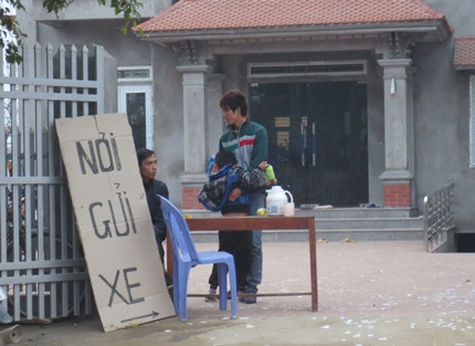 Lễ hội chọi trâu Vĩnh Phúc: Người dân “được mùa chặt chém” 2