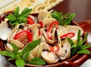 Sai lầm chết người khi ăn ngao khiến cả nhà đối mặt với ngộ độc Sai lầm chết người khi ăn ngao khiến cả nhà đối mặt với ngộ độc