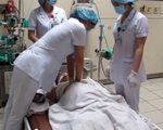 Tâm sự trong nước mắt của bác sĩ cấp cứu cho 18 bệnh nhân sốc phản vệ tại Hòa Bình