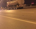 H&agrave; Nội: 3 thanh ni&ecirc;n tử nạn v&igrave; kẹp 3 lao v&agrave;o xe bồn chở xăng