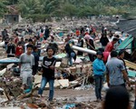 Kinh hoàng: Con số người chết trong vụ sóng thần tại Indonesia lên đến 280 người, hơn 1.000 nạn nhân bị thương