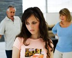 Lạm dụng tình cảm trẻ em - Bệnh dịch thầm lặng trong gia đình (2): Những đứa con bị cha mẹ thường xuyên xúc phạm rất khó sống tốt về sau