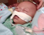 Bé 7 tuần tuổi chết trong khi bú: Người mẹ chia sẻ câu chuyện để không ai mắc phải sai lầm