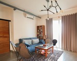 Căn chung cư 113m² không có tường ngăn, nhìn đâu cũng đẹp của cặp vợ Việt - chồng Anh