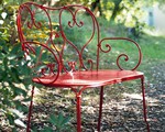 Học cách sử dụng những bộ bàn ghế cổ điển của người Pháp để ngôi nhà thật lãng mạn và quyến rũ