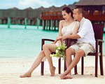 “Gái hai con” Phạm Ngọc Thạch diện bikini khoe vóc dáng gợi cảm trên biển