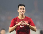 Bố cầu thủ Tiến Linh mải trông xe không biết con trai ghi siêu phẩm vào lưới UAE