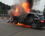 Hà Nội: Lộ diện nữ tài xế Mercedes liên quan đến vụ tai nạn nghiêm trọng làm 1 người chết thảm tại cầu Trung Hoà