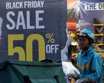 Người Hà Nội chen nhau mua hàng giảm giá dù ngày Black Friday chưa đến