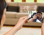 Kiên quyết chia tay khi đến nhà bạn trai tràn ngập hình ảnh vợ cũ