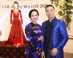 'Mẹ chồng màn ảnh' Lan Hương hội ngộ NSND Trần Nhượng tại triển lãm áo dài Việt
