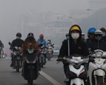 Hà Nội: Sương mù bao phủ dày đặc, các tòa nhà cao tầng bất ngờ 'biến mất'