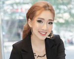 Nhan sắc hot girl 9X Việt đầu tiên ra mắt tại showbiz Hàn