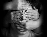 Trẻ bị lạm dụng tình dục không dám nói ra, nhưng những hành vi dưới đây của trẻ sẽ giúp bạn nhận biết được