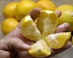 Cắt tư quả chanh đặt đầu giường, mẹ trẻ ngỡ ngàng thấy thành quả sau 1 đêm