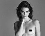 Ảnh khỏa thân 100#phantram của Kendall Jenner gây tranh cãi dữ dội