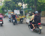 Hà Nội: Bán đảo Linh Đàm được “đặc cách” để 3 làn ô tô dưới lòng đường, vỉa hè?