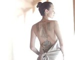 Angelina Jolie bán nude, lộ hình xăm kín lưng